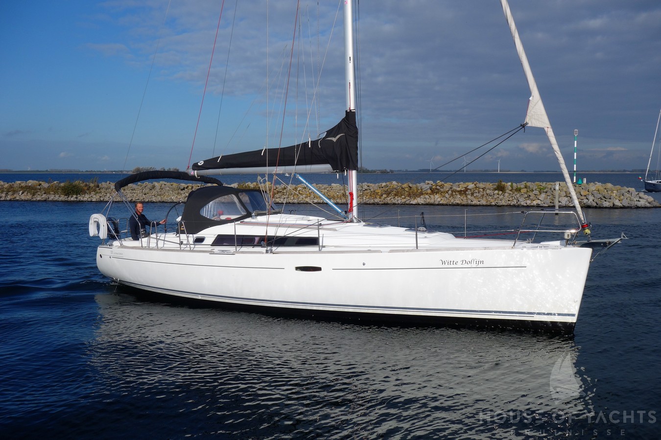 beneteau 37 yacht