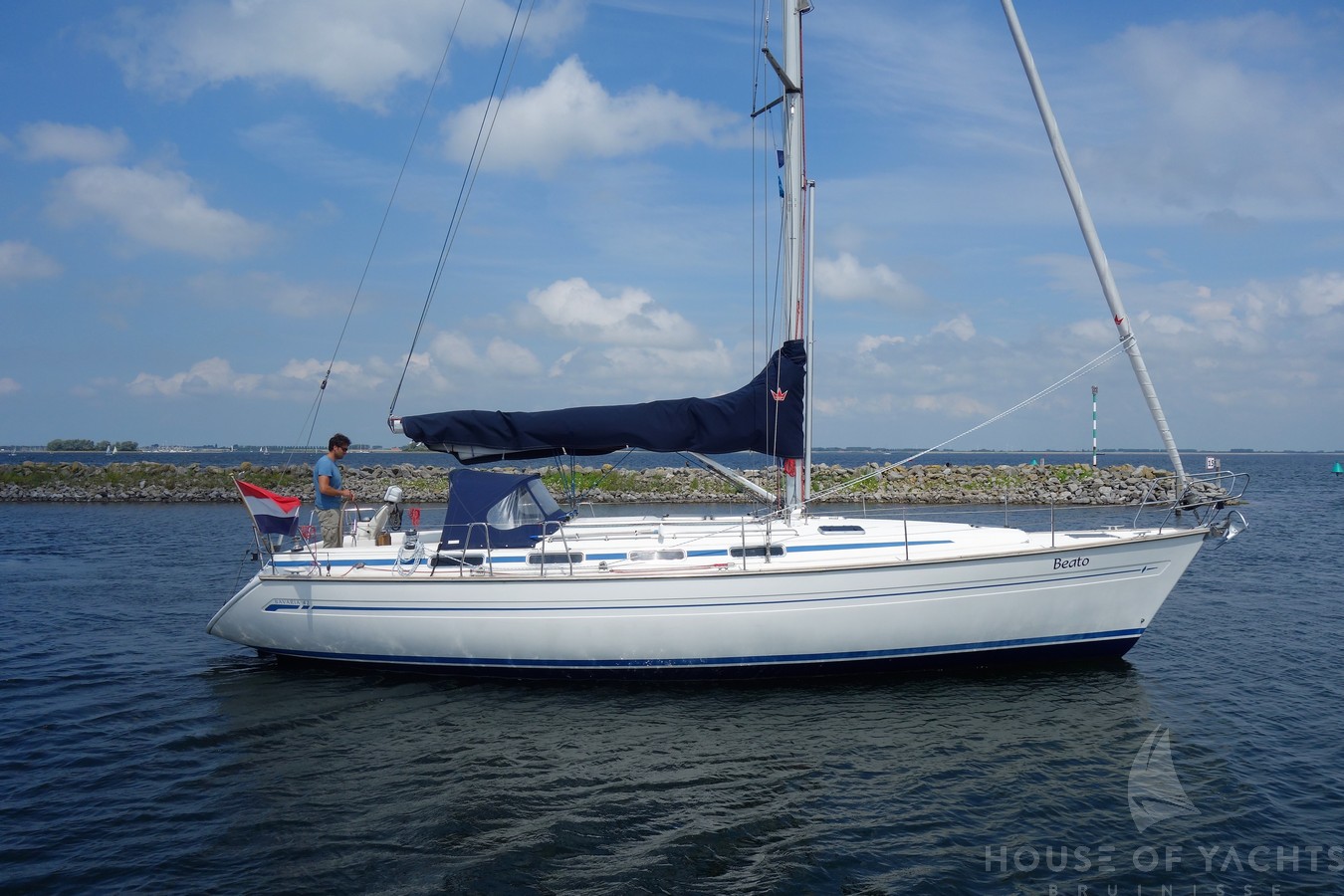 bavaria 42 yacht