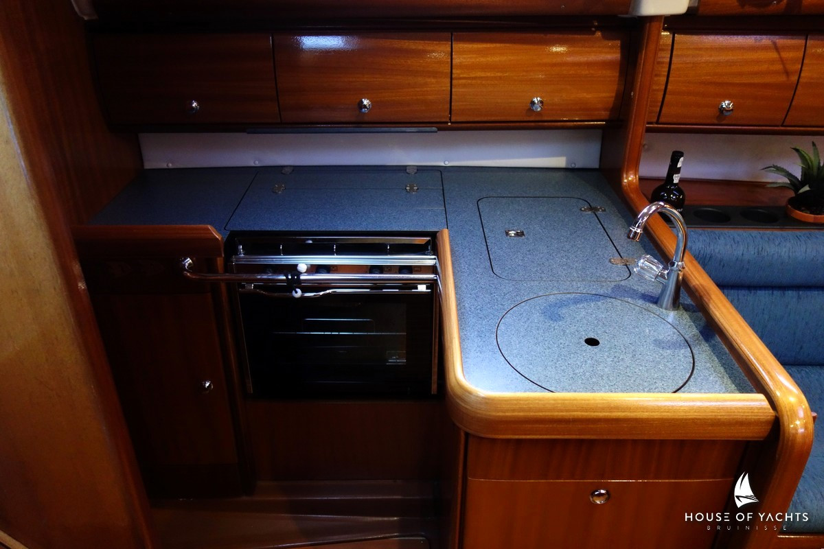 Bavaria 32