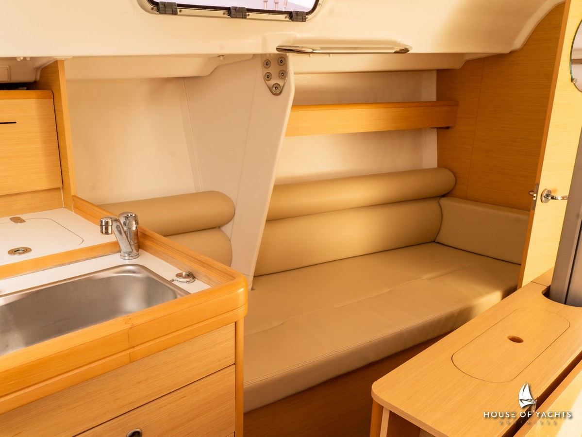 Beneteau First 34.7