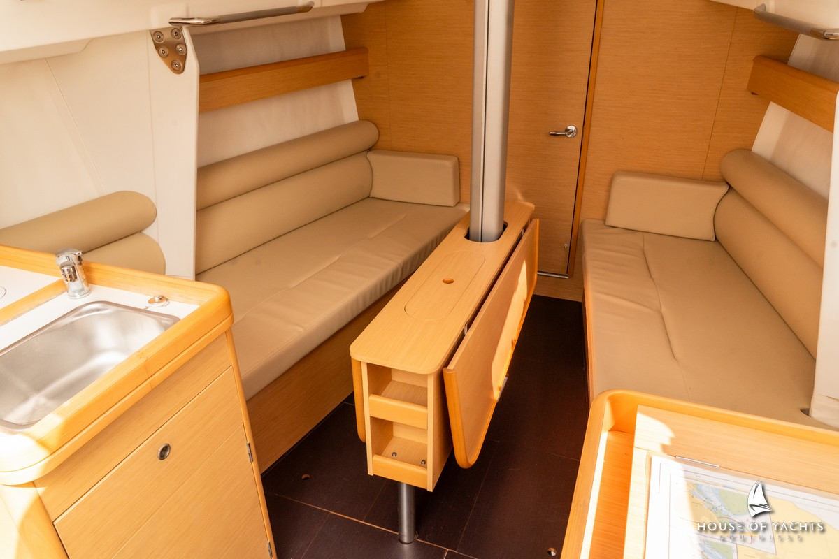 Beneteau First 34.7