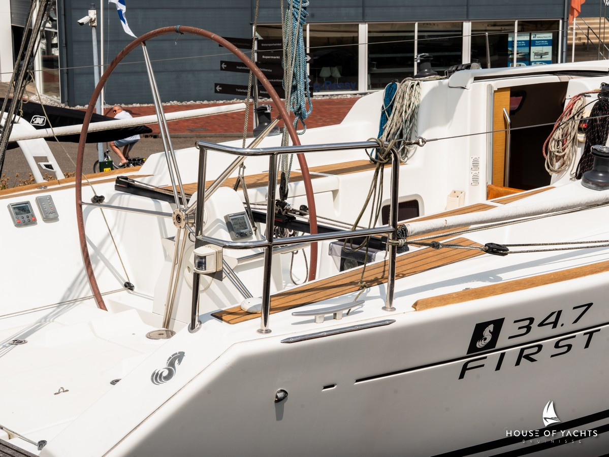 Beneteau First 34.7