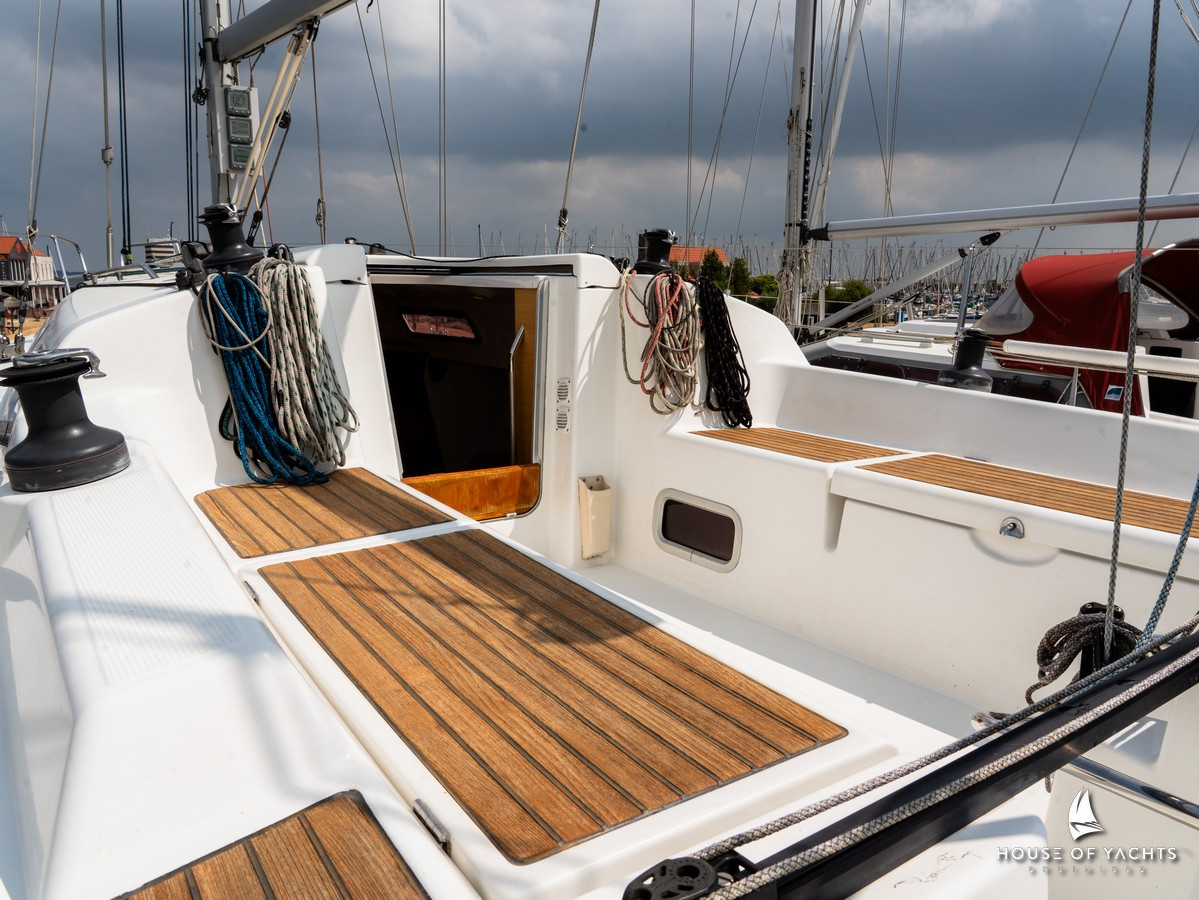 Beneteau First 34.7