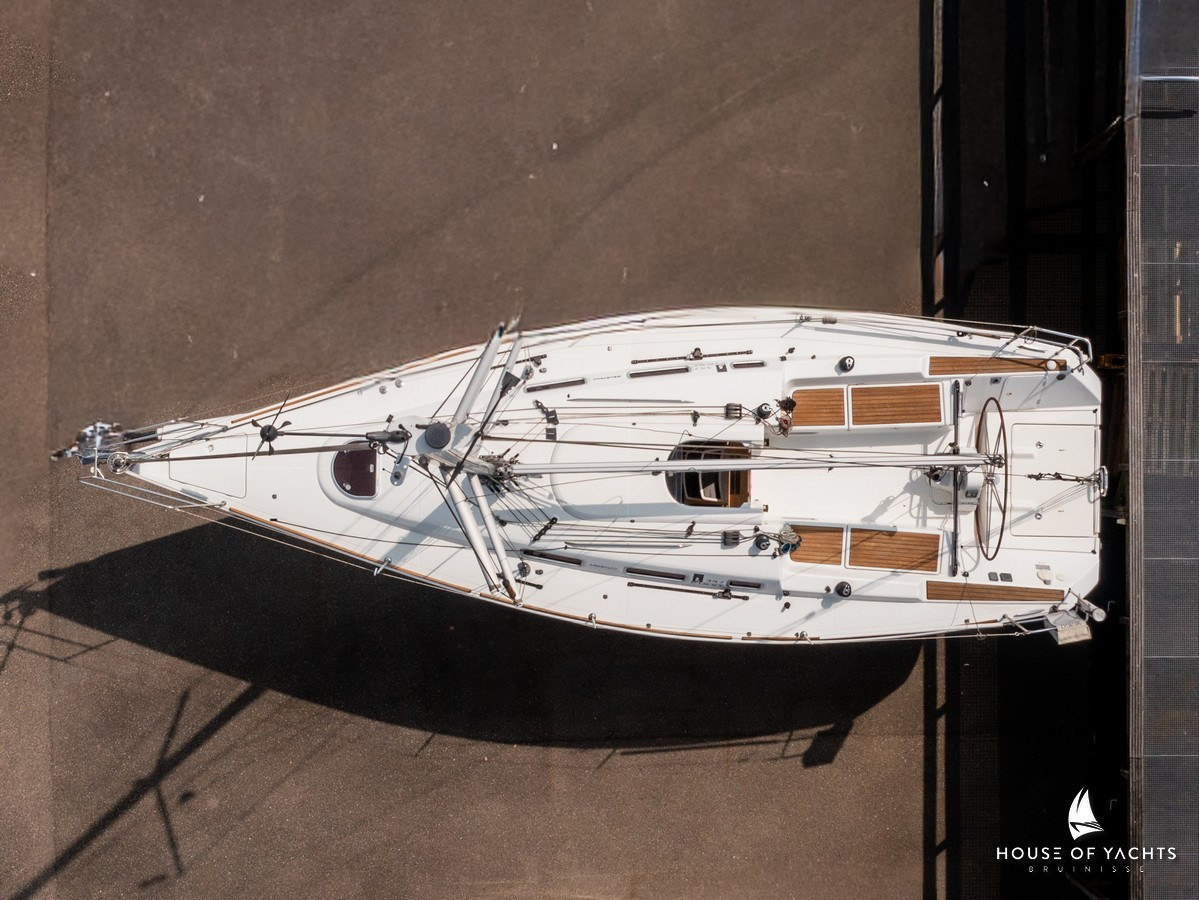 Beneteau First 34.7