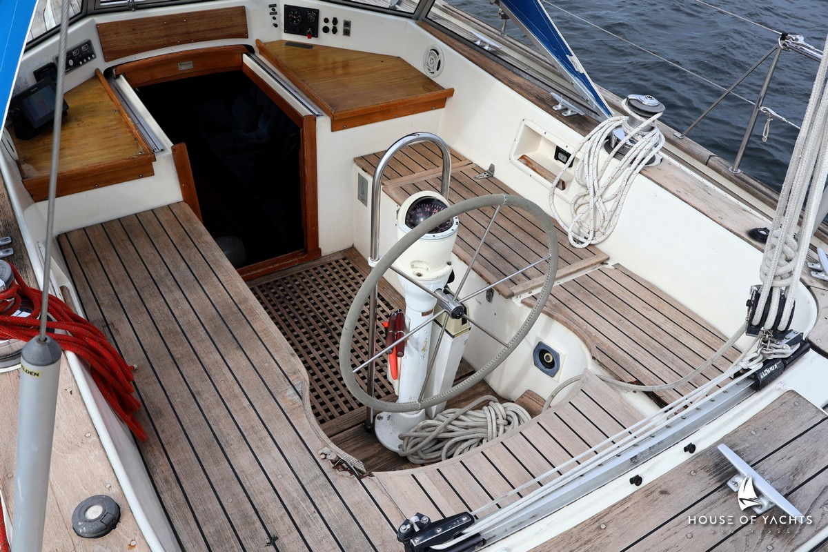 Hallberg-Rassy 42E