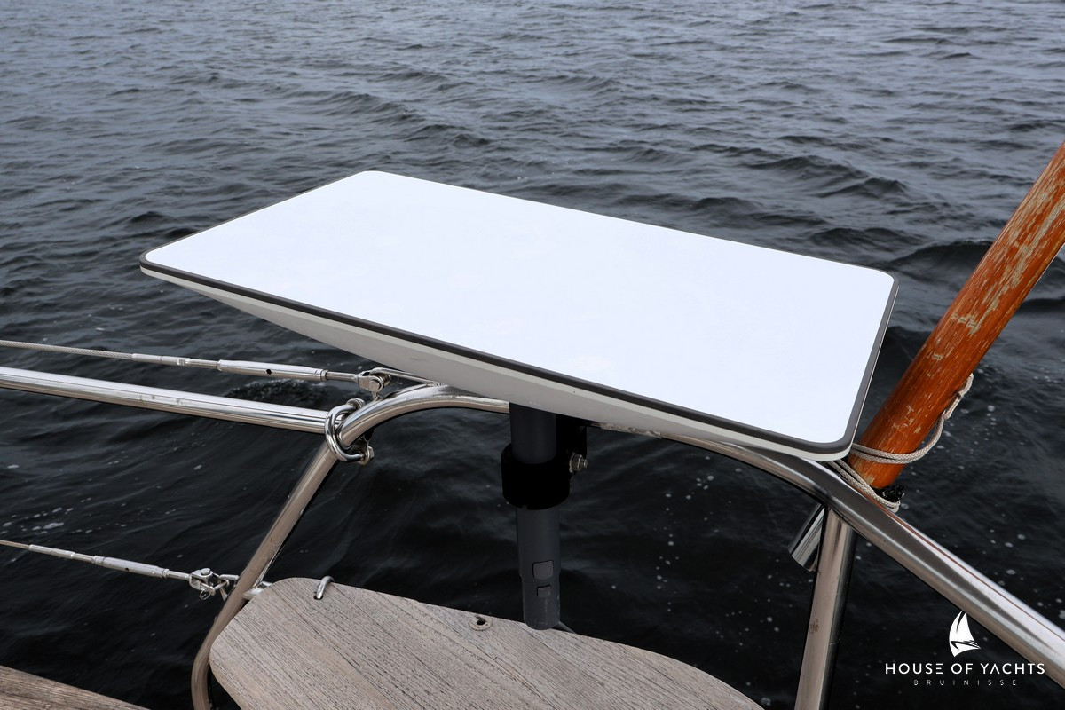 Hallberg-Rassy 42E
